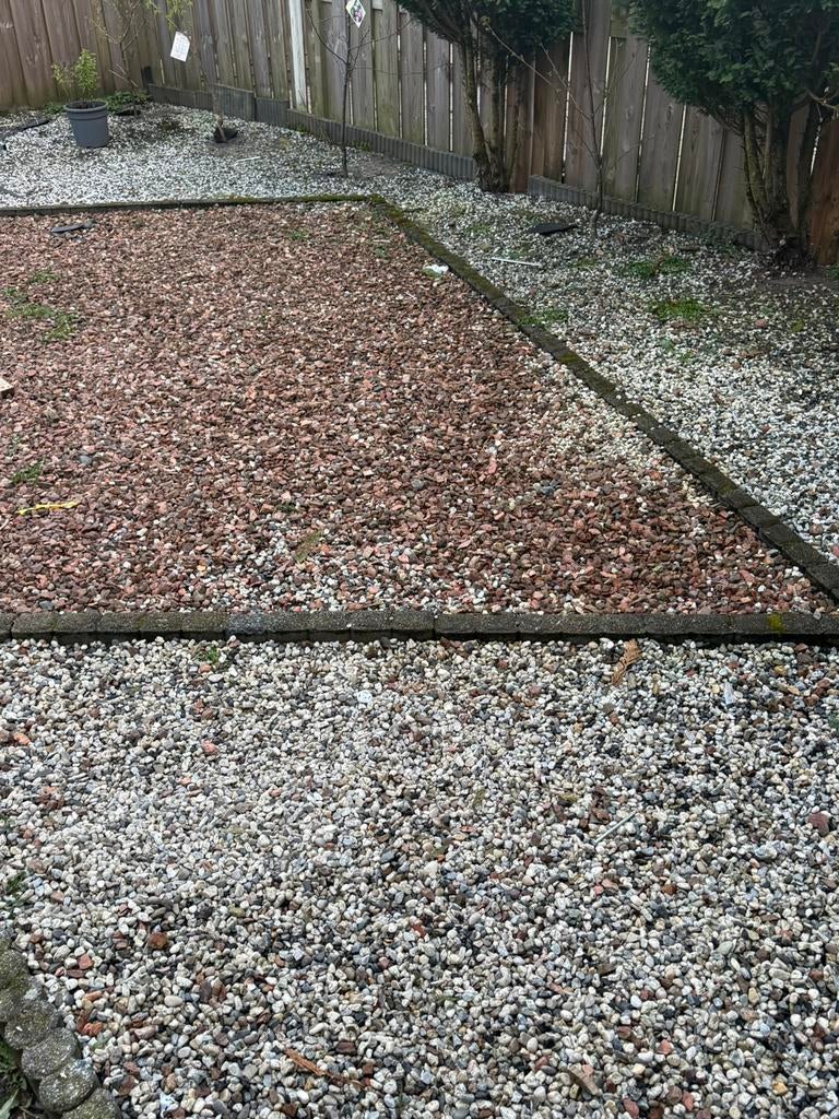 Gratis wit en rood siergrind – zelf ophalen, Tuin en Terras, Grind, Keien en Split, Ophalen, Zo goed als nieuw, Split