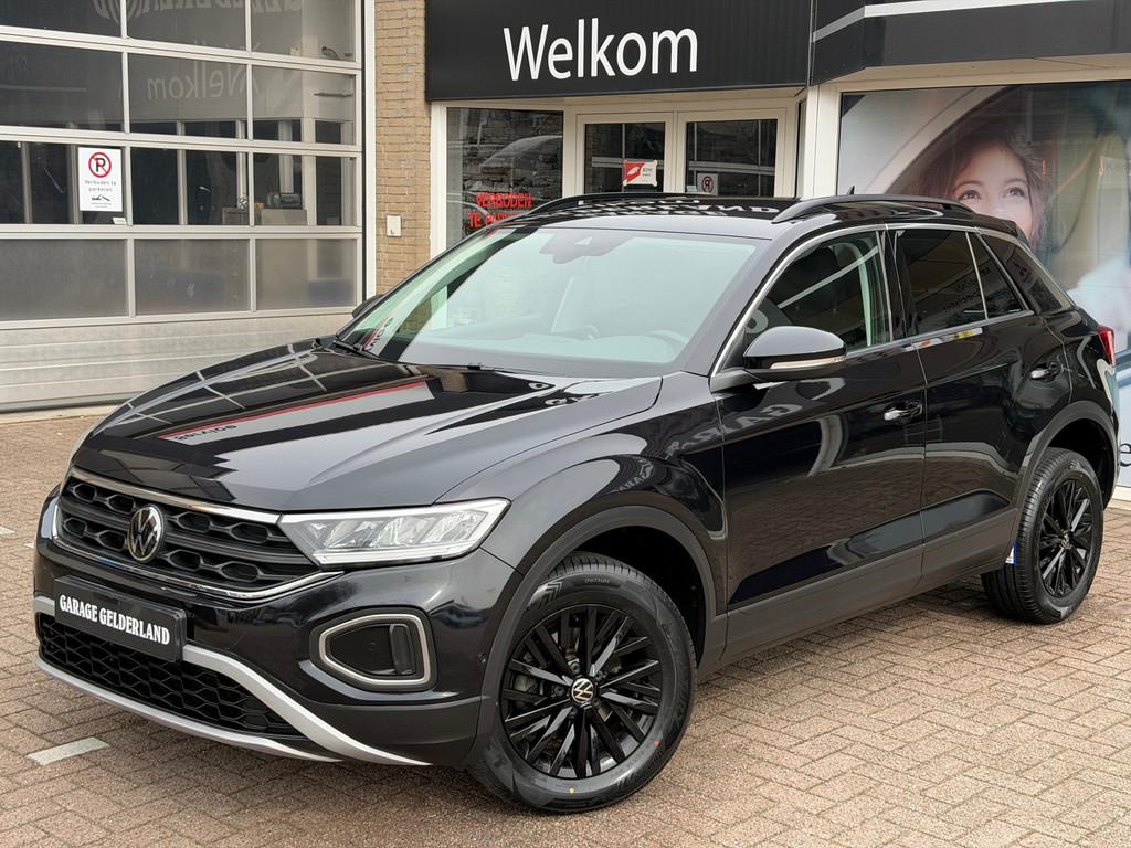 Volkswagen T-Roc 1.5 TSI Night Edition | Full-Led | Navi | C, Voorwielaandrijving, 1258 kg, 4 cilinders, 150 pk