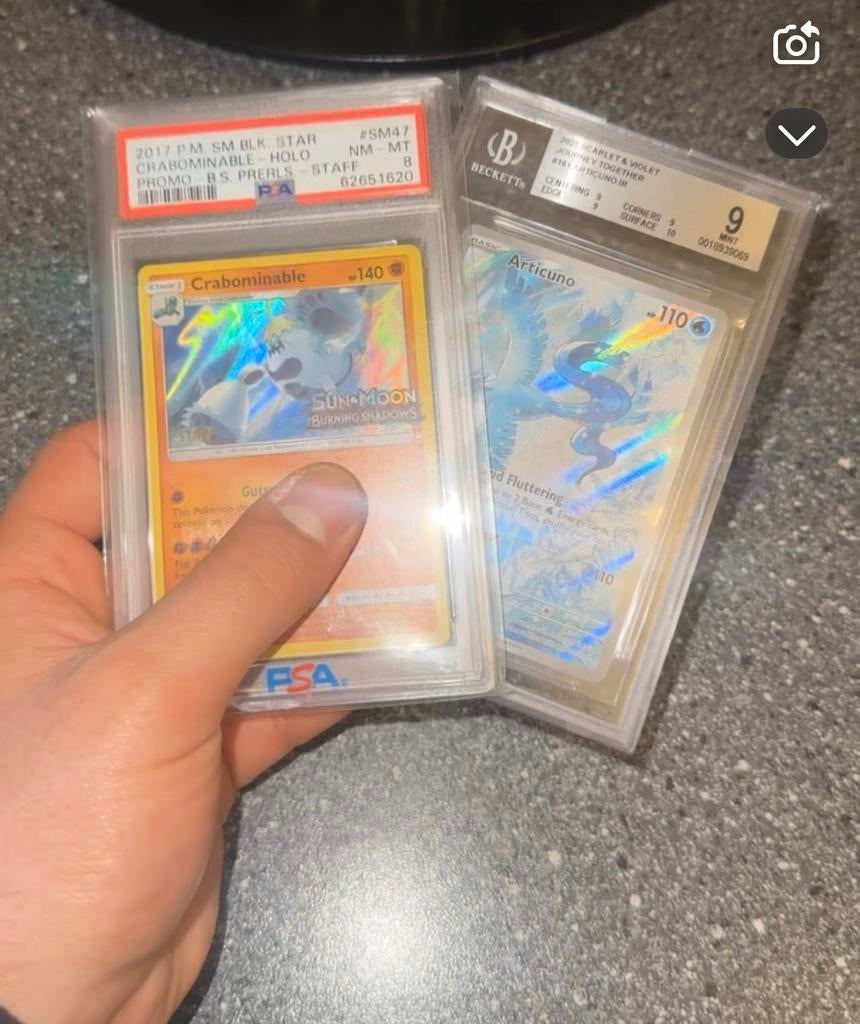 Pokémon kaarten: PSA 8 Crabominable & BGS 9 Articuno, Ophalen, Zo goed als nieuw, Meerdere kaarten, Foil