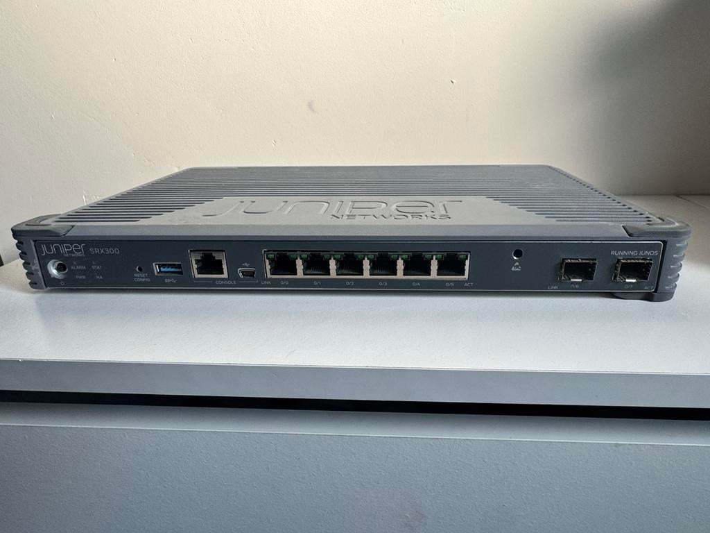 Juniper SRX300, Ophalen of Verzenden, Zo goed als nieuw