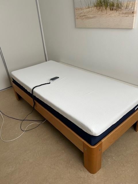 Auping Auronde 90x200 elektrisch verstelbaar, beuken, Ophalen, Strak, 90 cm, Eenpersoons