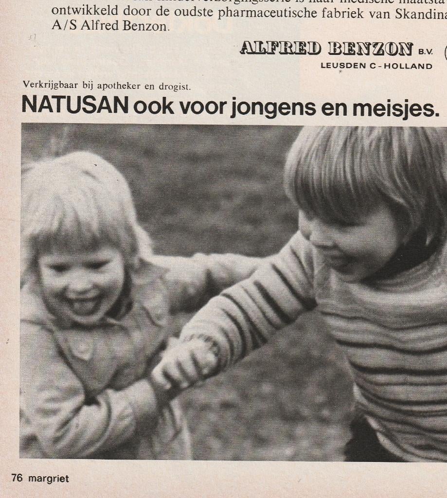 retro reclame 1974 Natusan badschuim jongetjes stoeien, Verzamelen, Verzenden, Overige typen