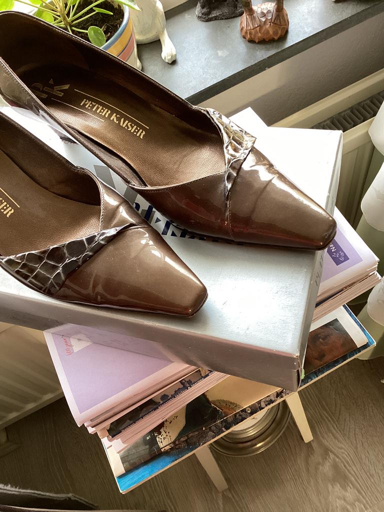 Brons kleurige lakpumps van PETER KAISER, Ophalen of Verzenden, Zo goed als nieuw, Overige kleuren