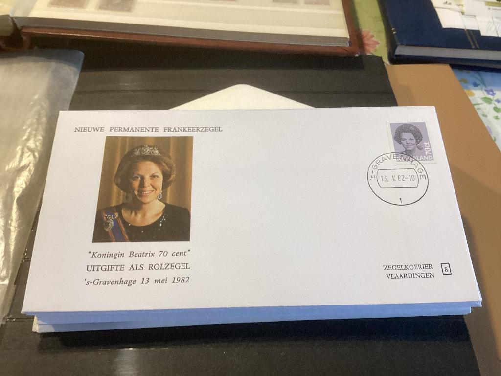 No1043 Beatrix no8 Zegelkoerier Heb van Nederland jaargangen, Postzegels en Munten, Postzegels | Eerstedagenveloppen, Ophalen