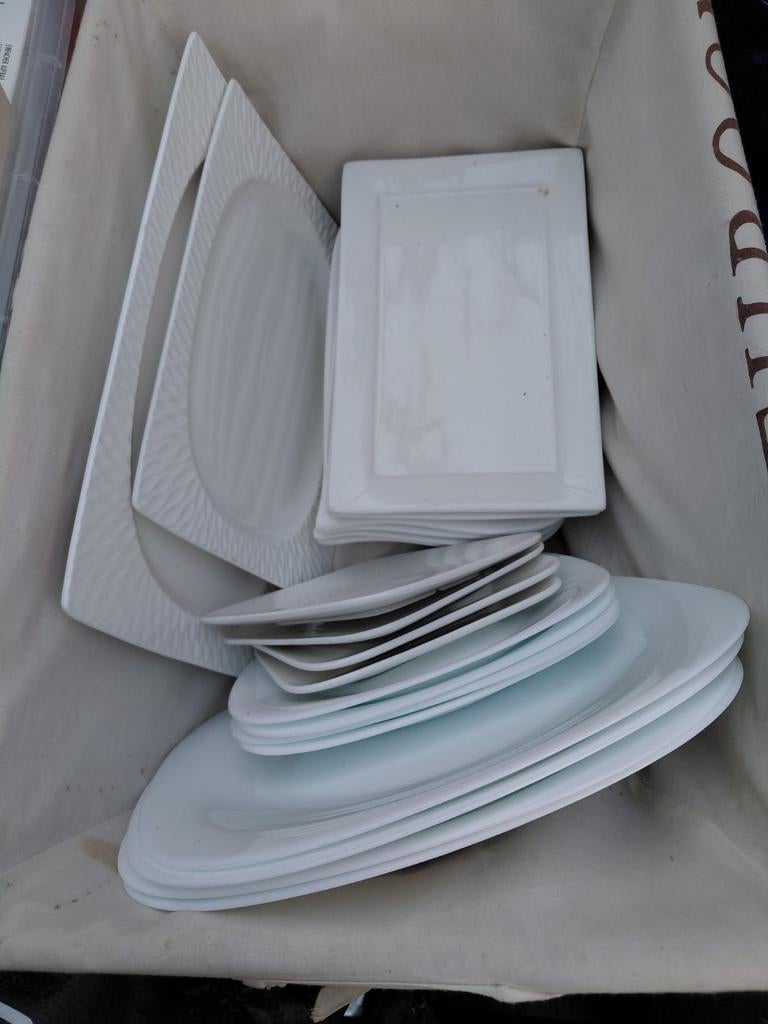 Witte platte borden in diverse formaten, Ophalen