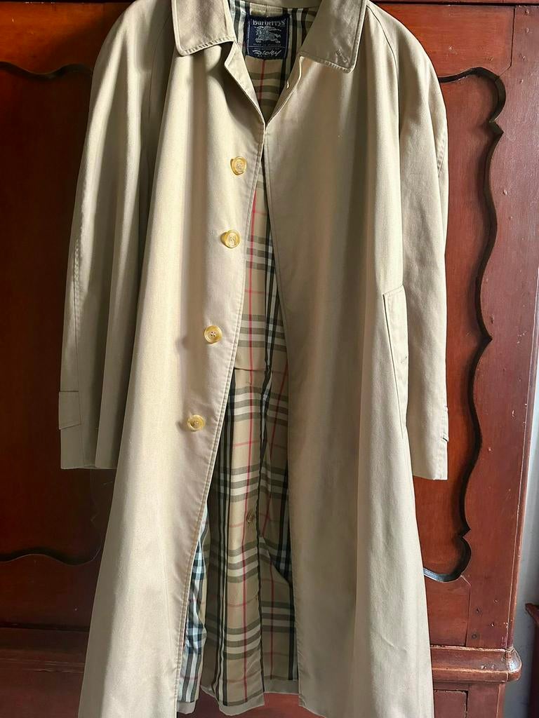 Mooie trenchcoat beige Burberry, Ophalen of Verzenden, Zo goed als nieuw, Maat 52/54 (L), Beige