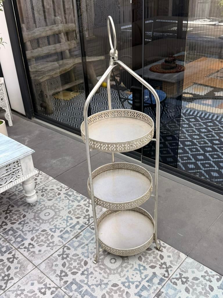 Etagères 127 cm hoog, Ophalen, Zo goed als nieuw