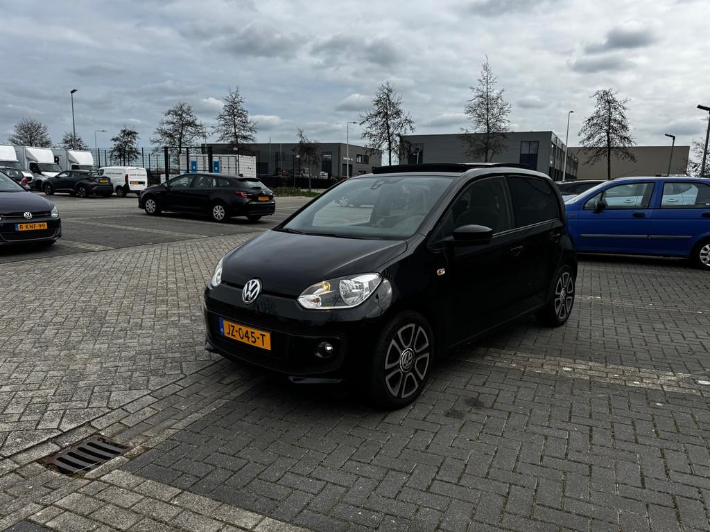 Volkswagen Up! 1.0 high up! BlueMotion INCL NWE APK!, Voorwielaandrijving, Stof, Gebruikt, 840 kg