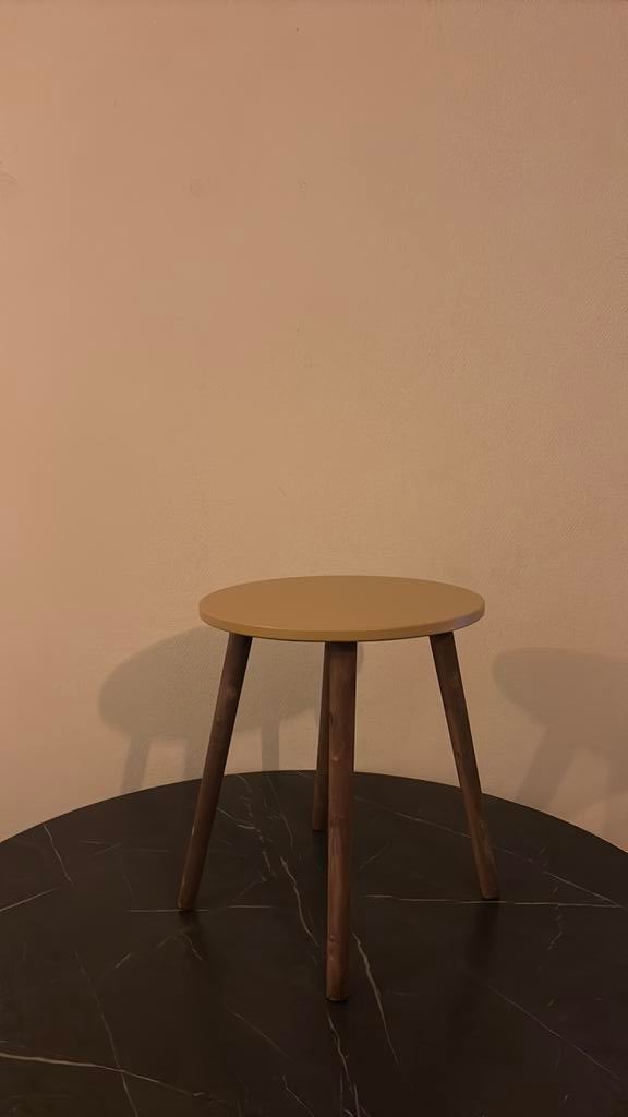 Bijzettafeltje, Huis en Inrichting, Krukjes, Ophalen, Zo goed als nieuw, Hout