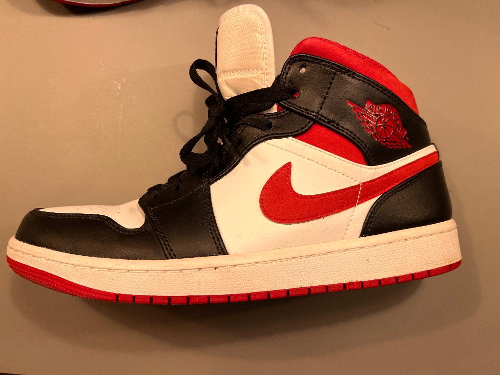 Air Jordan 1 Mid Gym Red Black White maat 43, Kleding | Heren, Schoenen, Overige kleuren, Ophalen of Verzenden, Nike Air Jordan