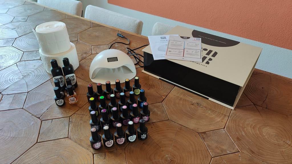 Gellak set (Yinger) met UV lamp en 23 kleuren, Sieraden, Tassen en Uiterlijk, Uiterlijk | Cosmetica en Make-up, Ophalen of Verzenden