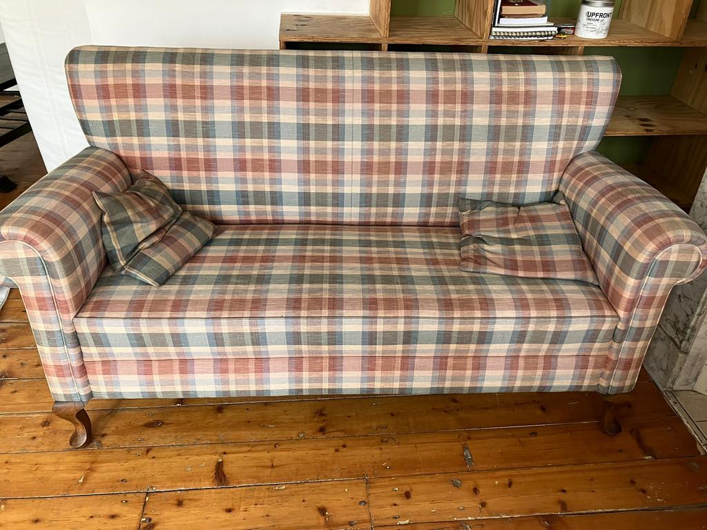 Sofa in good state. FREE. Pick up ASAP in Delft, Ophalen, Gebruikt, 100 tot 125 cm, Tweepersoons