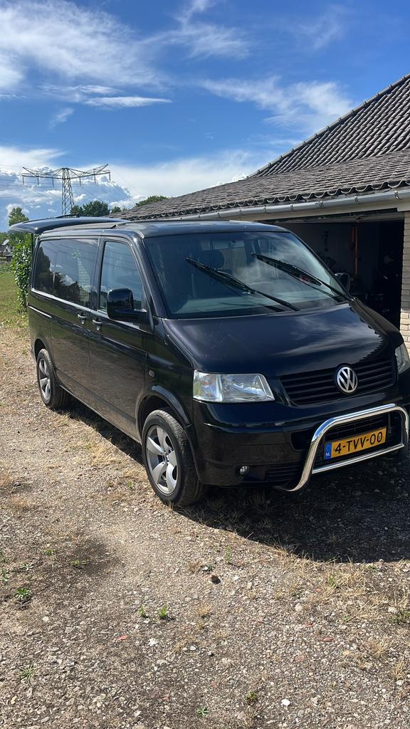 Volkswagen t5 2003 Zwart camper!, Auto's, 2500 kg, Zwart, Origineel Nederlands, Diesel
