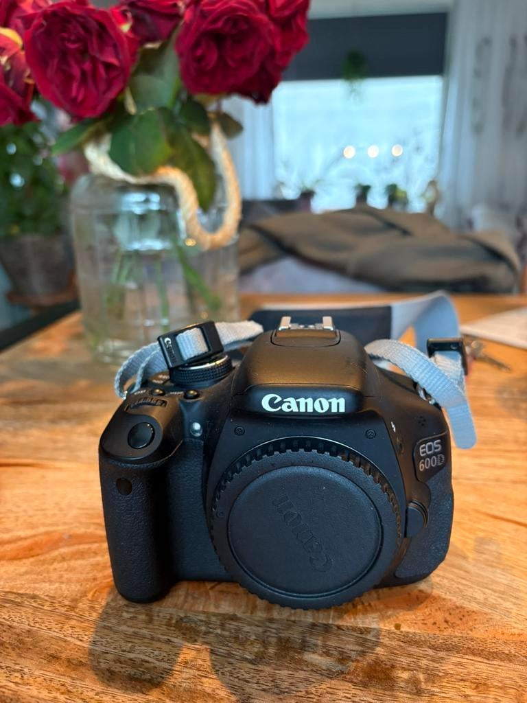 Zgan canon 600d en tamron 70/300 lens en canon lens, Ophalen of Verzenden, Zo goed als nieuw, Canon, 8 keer of meer