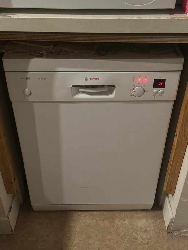 Bosch silence auto 3 in 1 vaatwasser, Witgoed en Apparatuur, Vaatwasmachines, Zo goed als nieuw, Vrijstaand, 85 tot 90 cm, 45 tot 60 cm