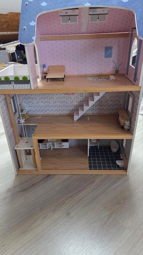 Groot poppenhuis om op te knappen, Ophalen