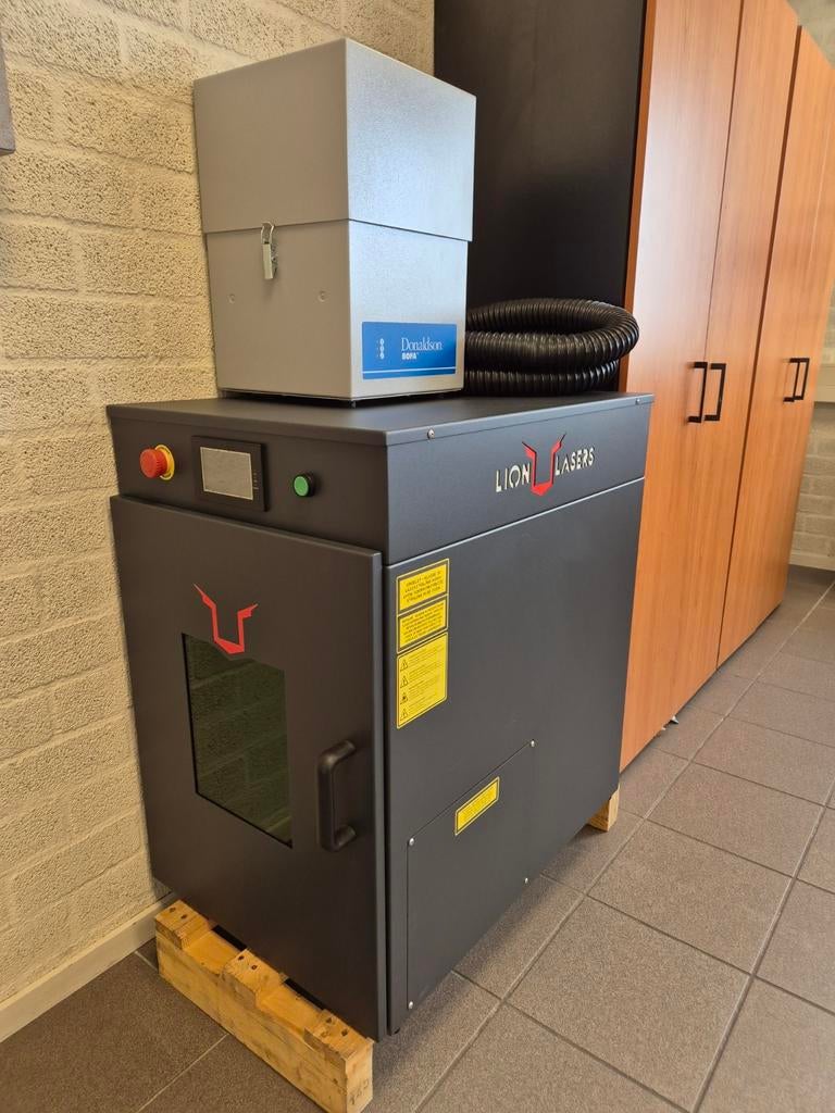 100W Fiberlaser Machine (Demo) incl. Rookgasfilter, Ophalen