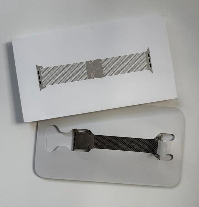 Apple Watch Ultra Naturel Titanium Milanese loop maat S, Apple, IOS, Ophalen of Verzenden, Apple