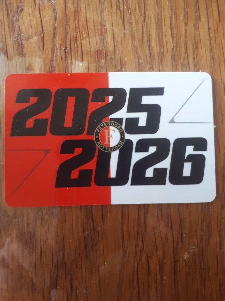👍 Gezocht SEIZOENSKAART Feyenoord, Tickets en Kaartjes, Sport | Voetbal, Seizoenskaart, Drie personen of meer, Maart