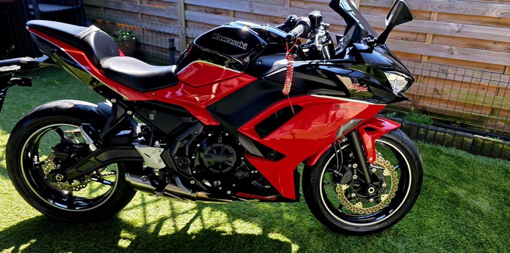 Kawasaki Ninja 650 2025