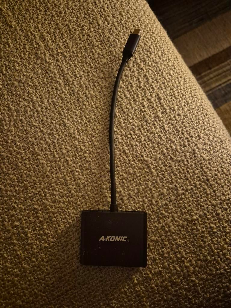 USB C naar 2x HDMI adapter /hub, Gebruikt, Ophalen of Verzenden, Nvt, Nvt