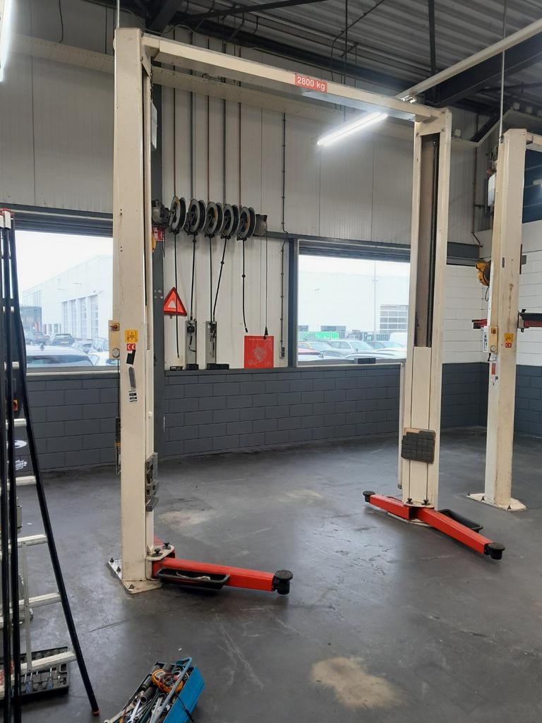 Koni Stertil KO2028 2 koloms hefbrug 2800kg bj 2000, Ophalen