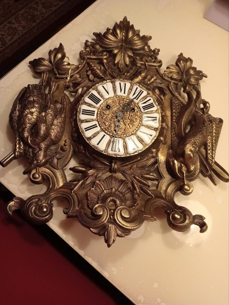 Antieke Franse bronzen wandklok met jachttaferelen, Ophalen of Verzenden