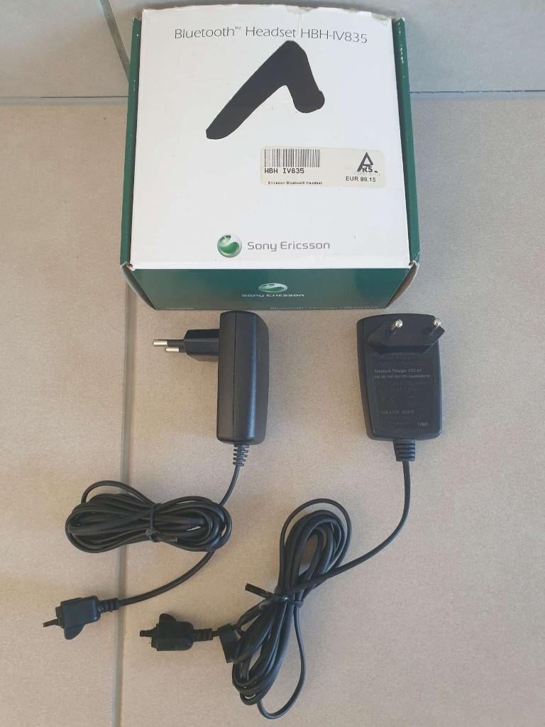 2x lader voor Bluetooth headset Sony Ericsson HBH-IV835, Telecommunicatie, Mobiele telefoons | Oordopjes, Ophalen of Verzenden