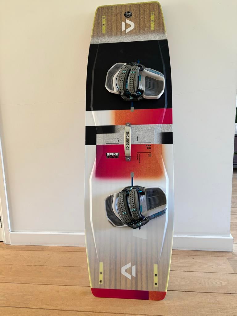 Duotone Spike kitesurf board, Ophalen, Gebruikt, Twintip, Kiteboard