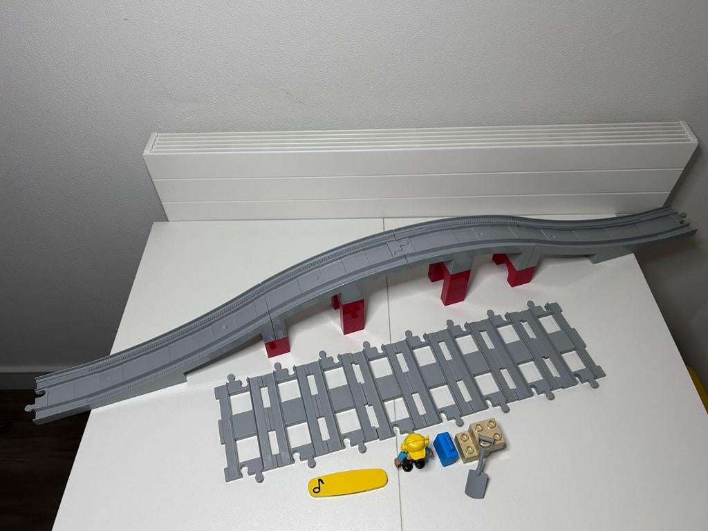 LEGO Duplo treinbrug met rails - Set 10872 - Compleet, Overige thema's, Compleet, Ophalen of Verzenden, Zo goed als nieuw