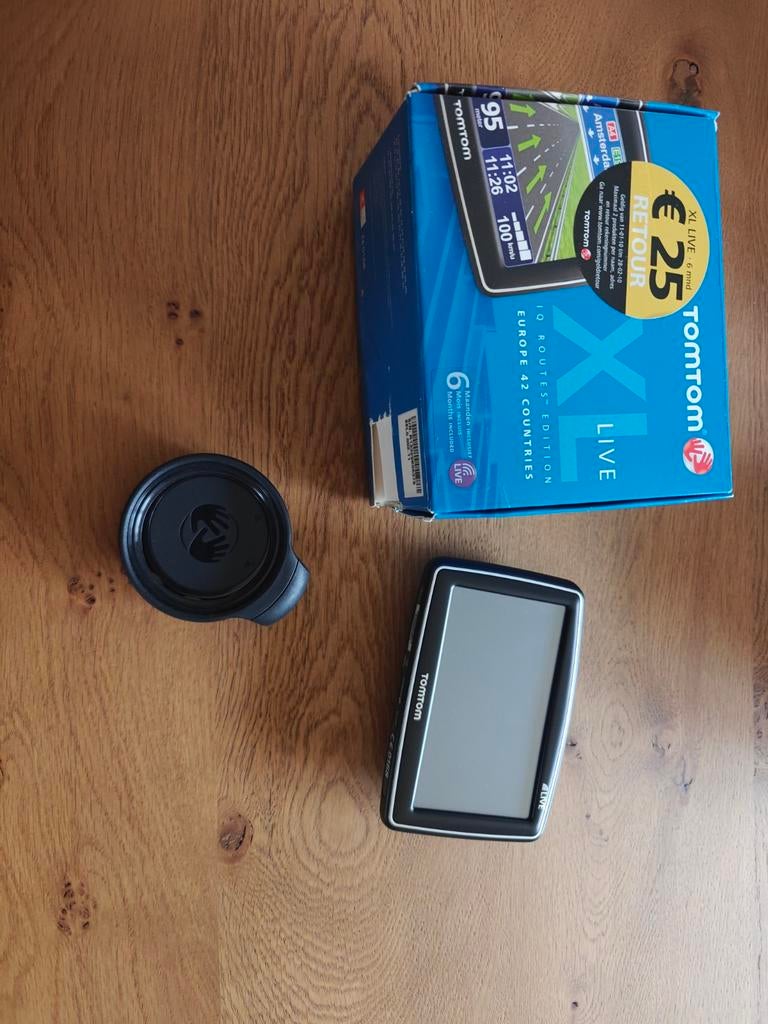 TomTom XL LIVE Europa 42 landen incl. 12V & 230V oplader, Ophalen of Verzenden, Gebruikt