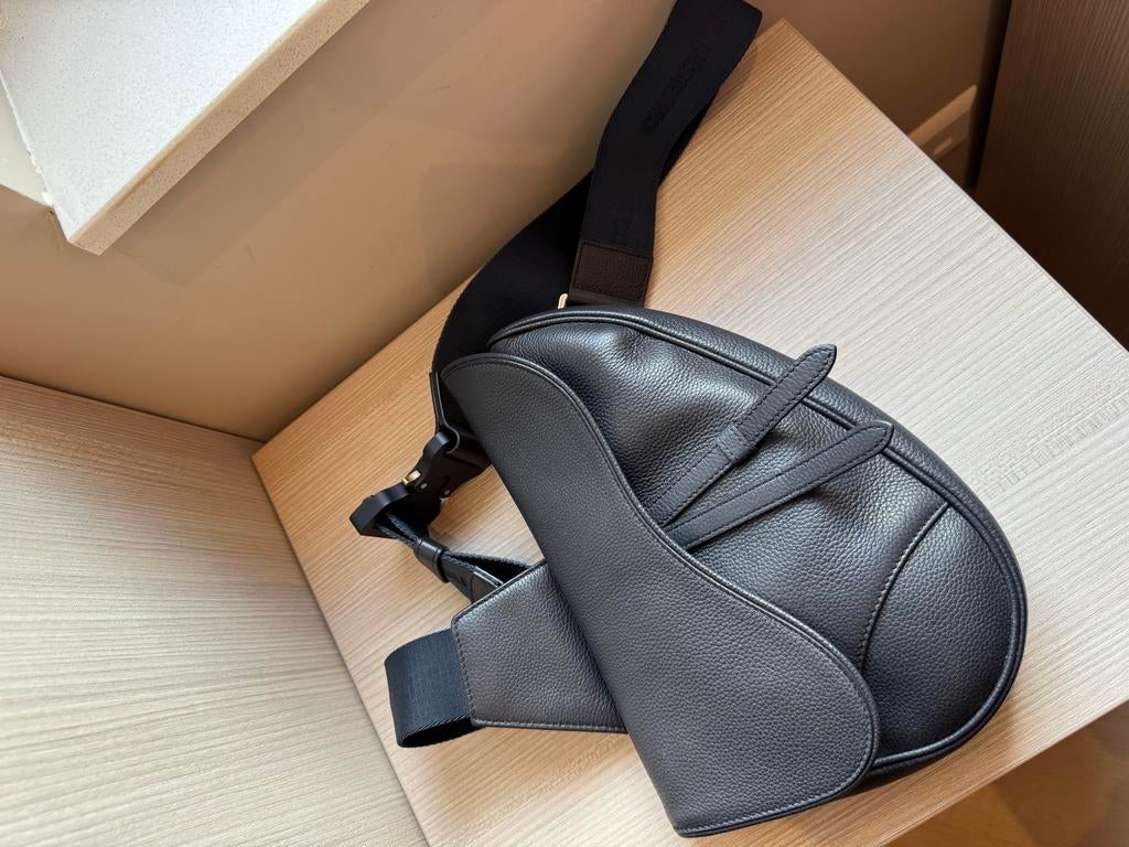 Dior Saddle Bag Donkerblauw - Zo goed als nieuw, Sieraden, Tassen en Uiterlijk, Tassen | Damestassen, Ophalen of Verzenden, Zo goed als nieuw
