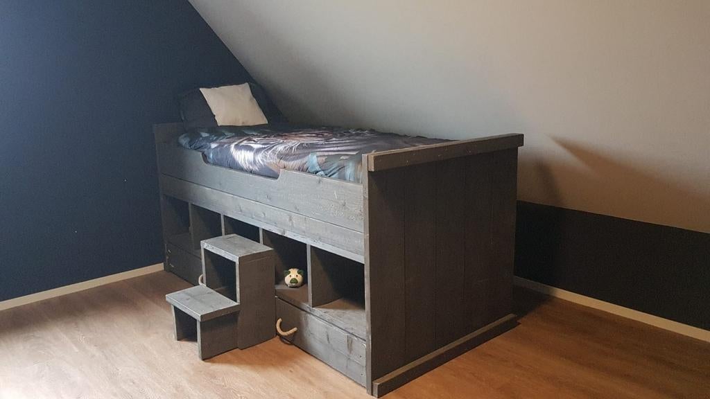 Rockwood Tijn halfhoogslaper met opbergruimte + logeerlade, Kinderen en Baby's, Kinderkamer | Stapelbedden en Hoogslapers, Ophalen