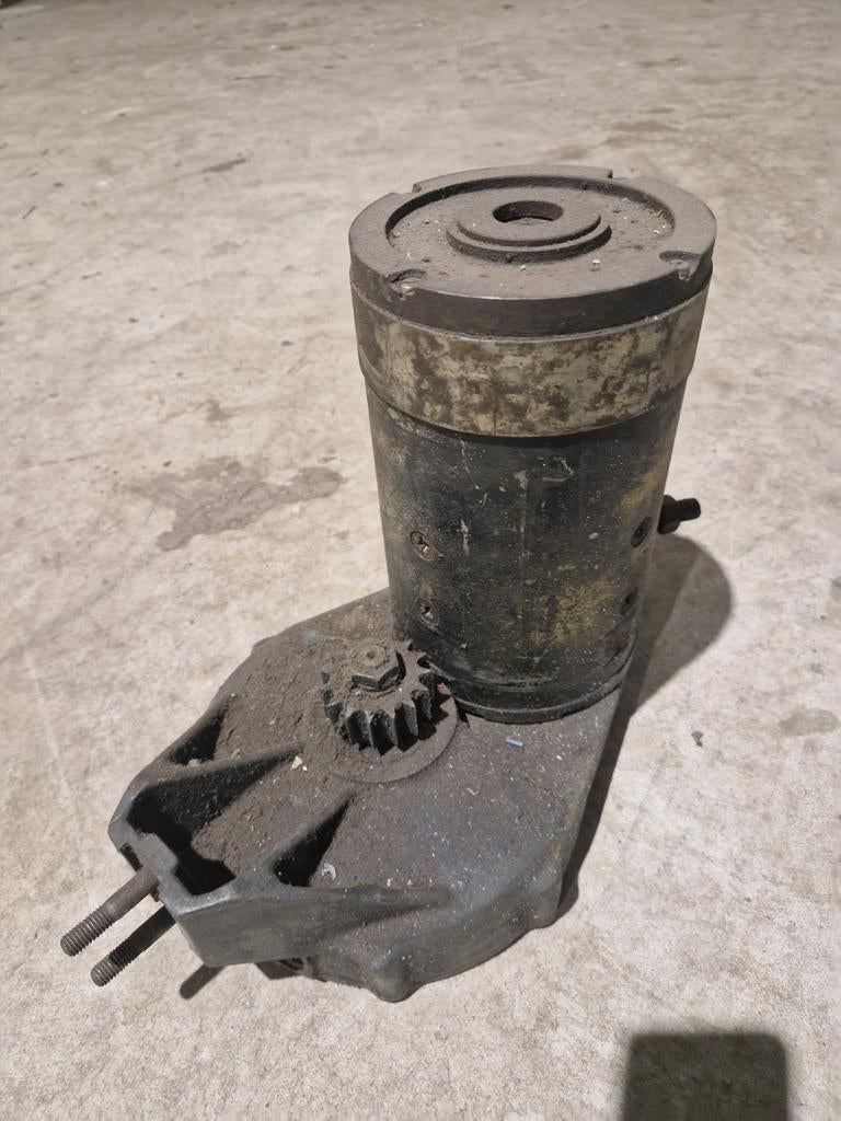 Motor met vertraging, Ophalen, Elektromotor