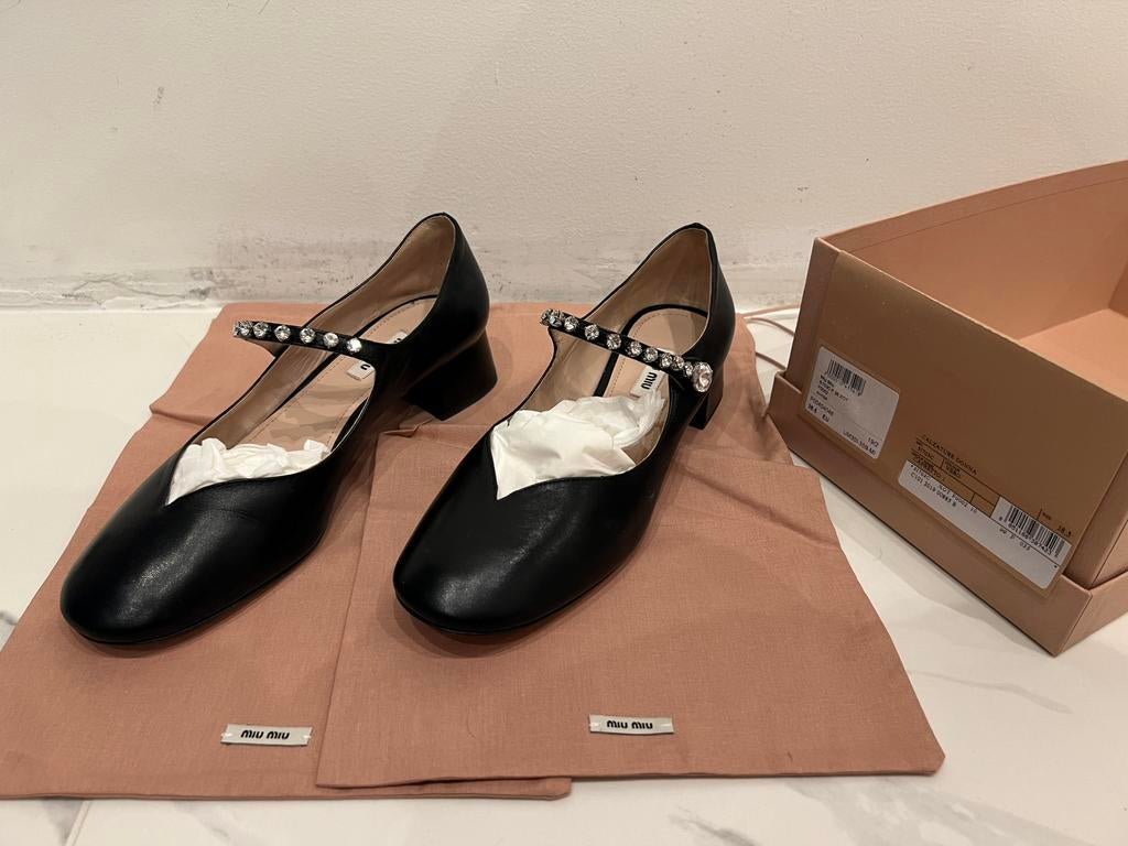 Leather Miu Miu Mary-Janes pumps with Crystal, Kleding | Dames, Schoenen, Pumps, Zwart, Ophalen of Verzenden, Zo goed als nieuw