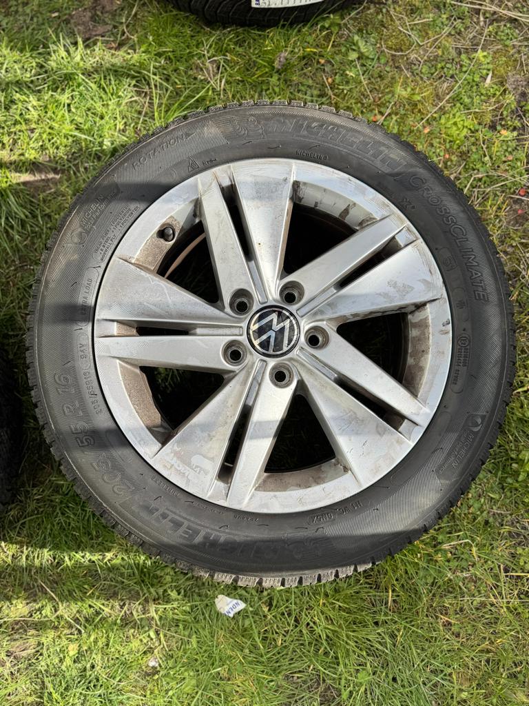 Volkswagen Golf wielen met all season banden, Ophalen, Gebruikt, 16 inch, 205 mm