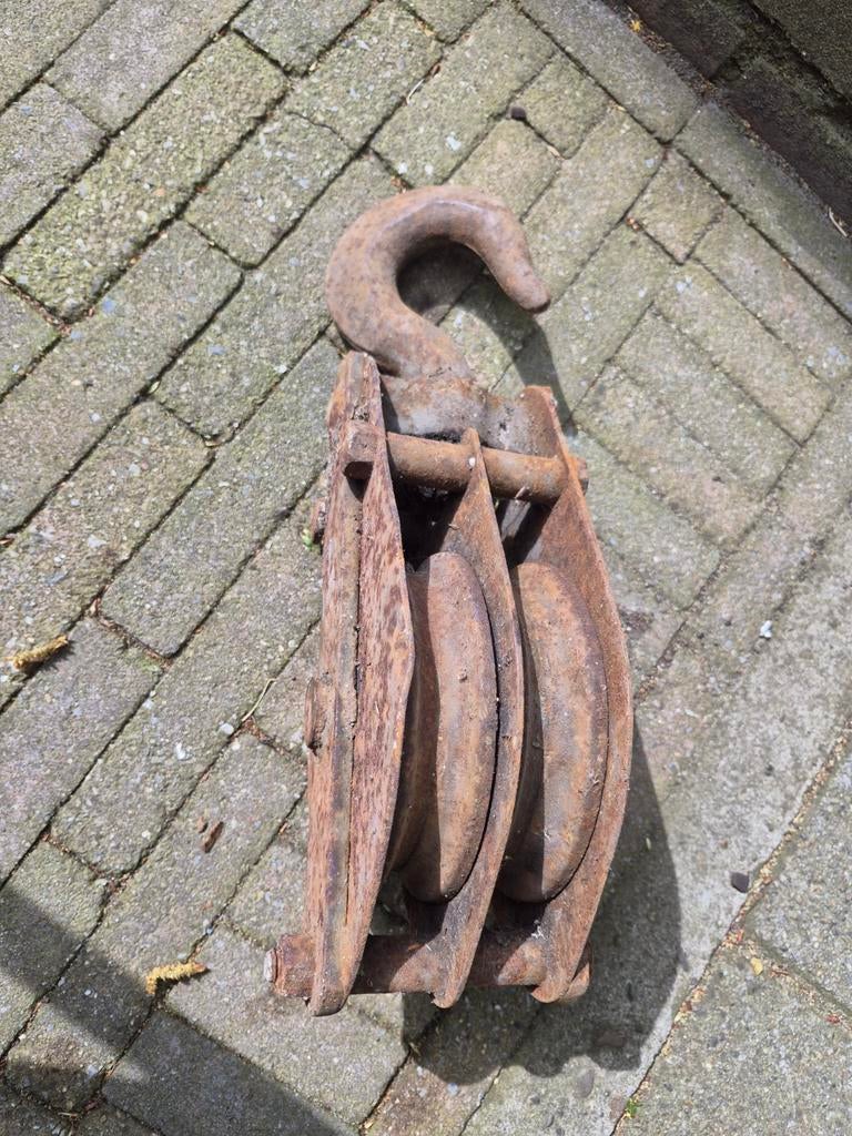 Antieke Katrol met Haak - Decoratief en Robuust, Ophalen of Verzenden