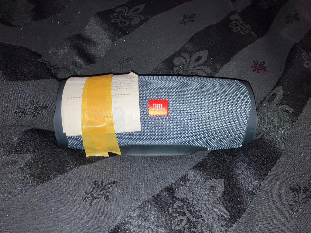 Jbl charge essential 2 Bluetooth, Ophalen of Verzenden, Zo goed als nieuw