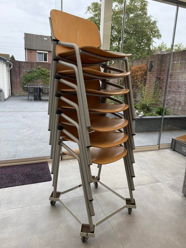 Stapelbare stoelen met transportwagen, Huis en Inrichting, Stoelen, Gebruikt, Ophalen