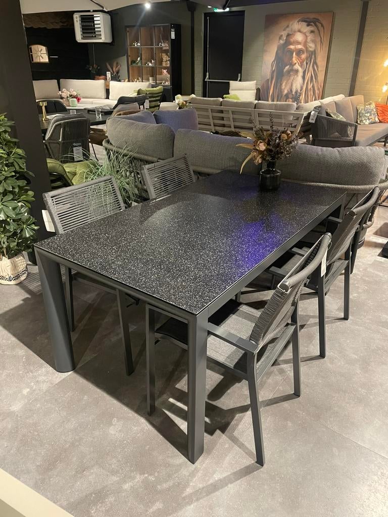 Tuinset mojito tafel + 4 stoelen €569,00, Ophalen, Zo goed als nieuw