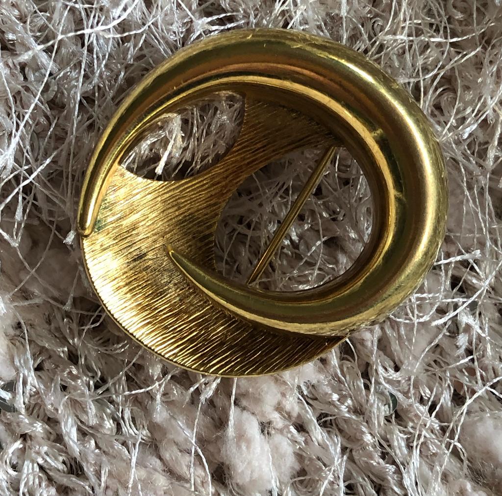 Broche, Overige materialen, 4 tot 7 cm, Ophalen of Verzenden, Zo goed als nieuw