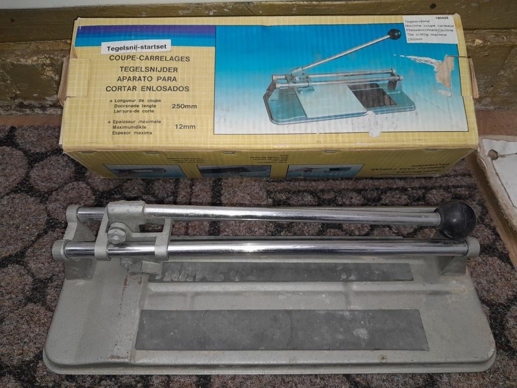 Tegelsnijder - Handig voor tegelwerk!, Ophalen of Verzenden, Gebruikt