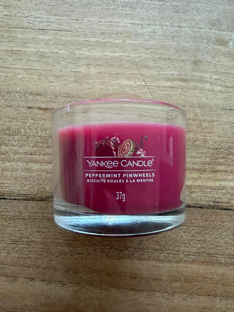 Yankee Candle Peppermint Pinwheels Kaars 37 gram nieuw, Overige materialen, Gebruikt, Ophalen of Verzenden, Kaars
