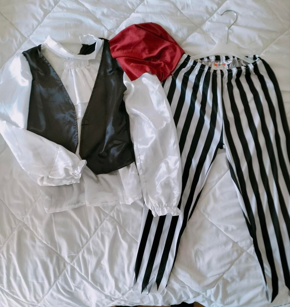 Piraten outfit maat 140, Ophalen, Zo goed als nieuw