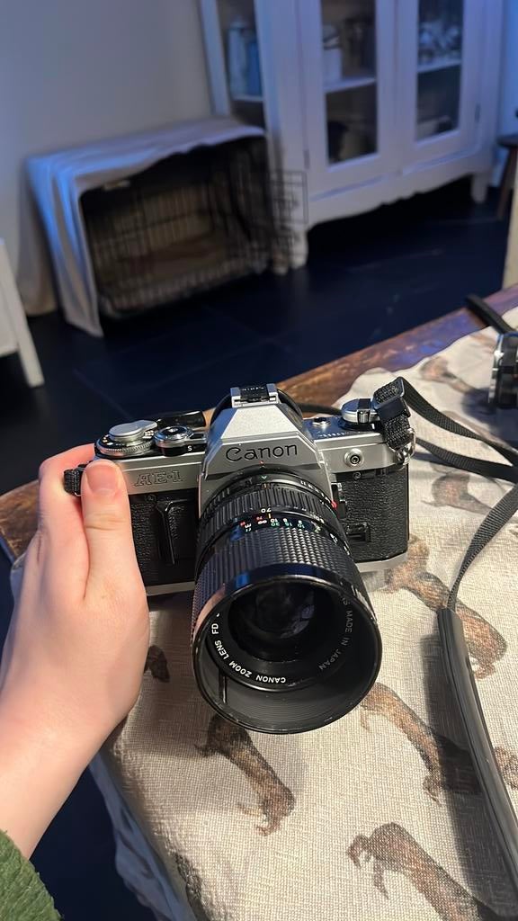 Canon AE-1 met 35-70 mm zoom lens Canon, Audio, Tv en Foto, Fotocamera's Analoog, Ophalen, Zo goed als nieuw, Compact, Canon