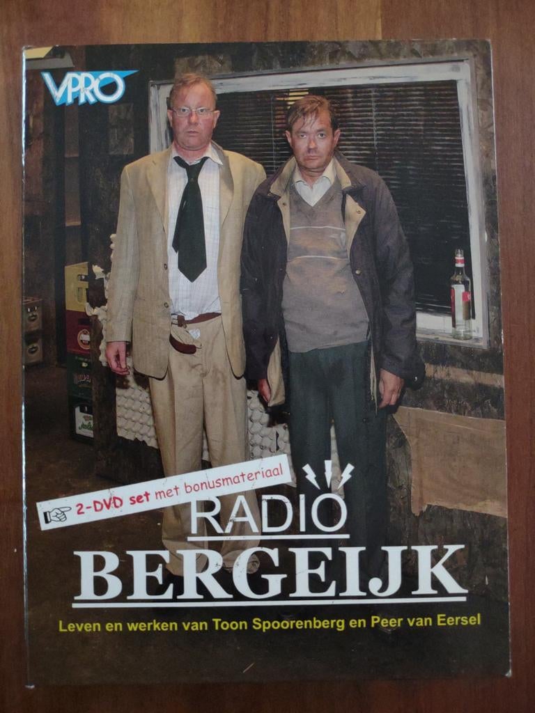 Radio Bergeijk - 2 DVD Set met Bonusmateriaal, Gebruikt, Alle leeftijden, Boxset, Ophalen of Verzenden