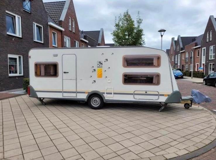 Knaus Sudwind 550 voor 6 personen met voortent en luifel, Treinzit, Particulier, Knaus, Kachel