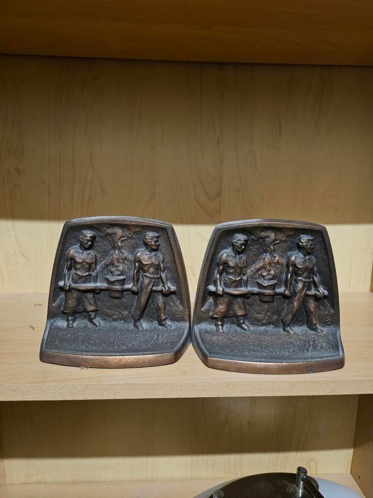 Vintage bronzen boekensteunen - Koninklijke Uzergieterijen, Antiek en Kunst, Ophalen, Brons