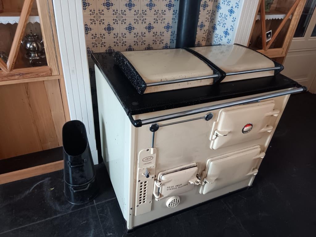 Aga fornuis jaren 30, Ophalen of Verzenden, Zo goed als nieuw, Overige brandstoffen, Houtkachel