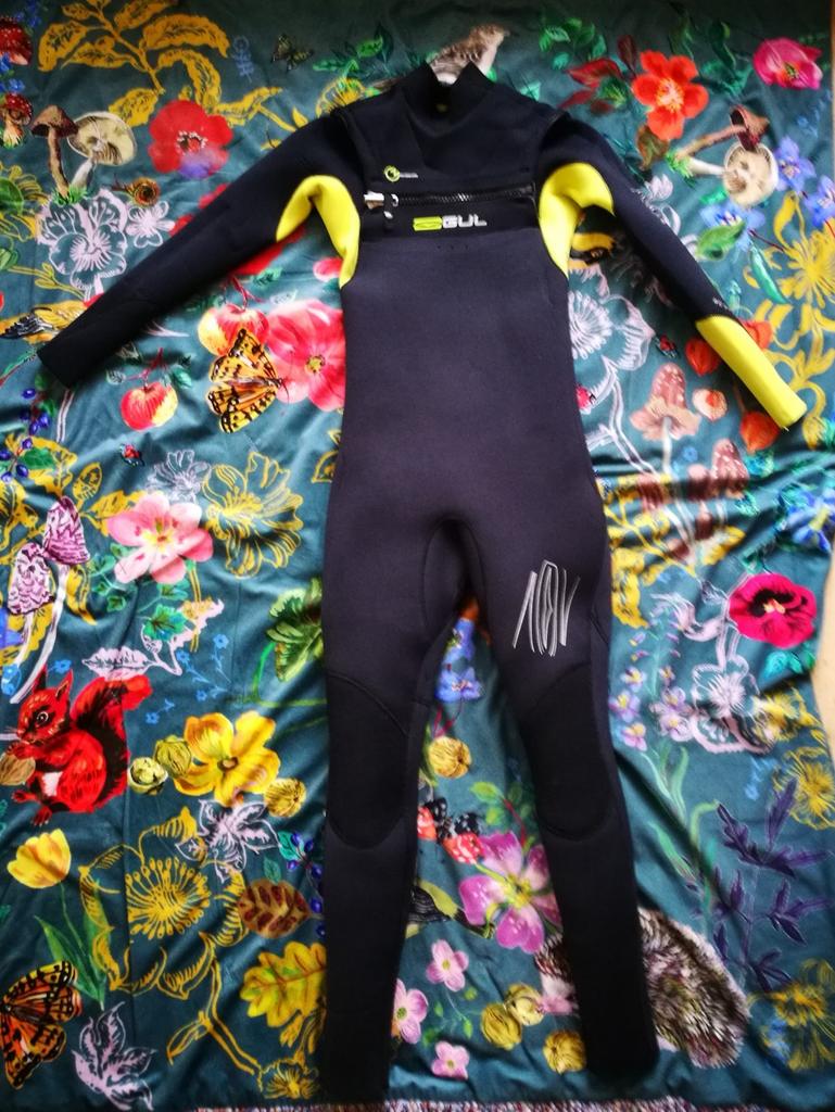 GUL Junior Response FX 5/4mm wetsuit surfpak, JL = 154-162, Watersport en Boten, Watersportkleding, Zo goed als nieuw, Wetsuit